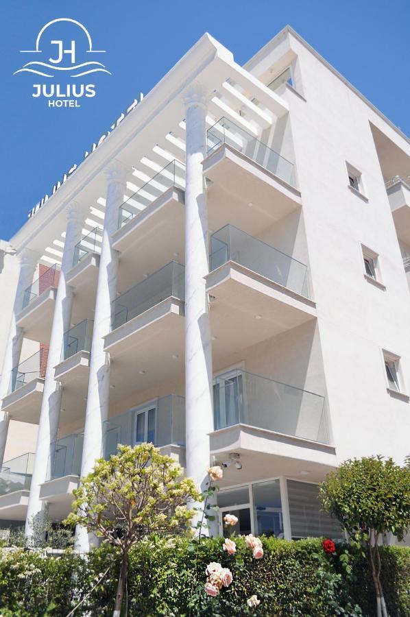 Julius Hotel Golem  Exterior foto