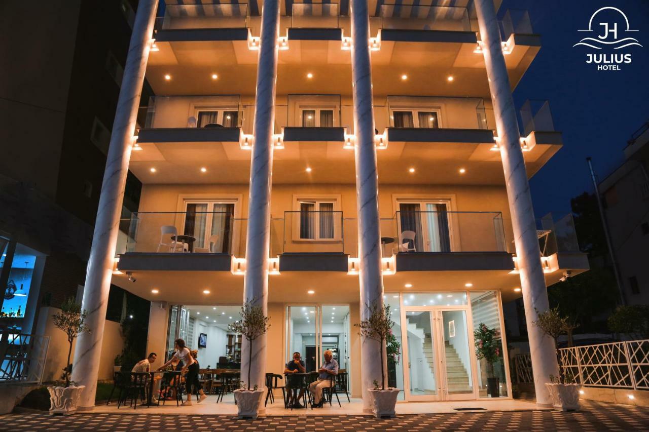 Julius Hotel Golem  Exterior foto
