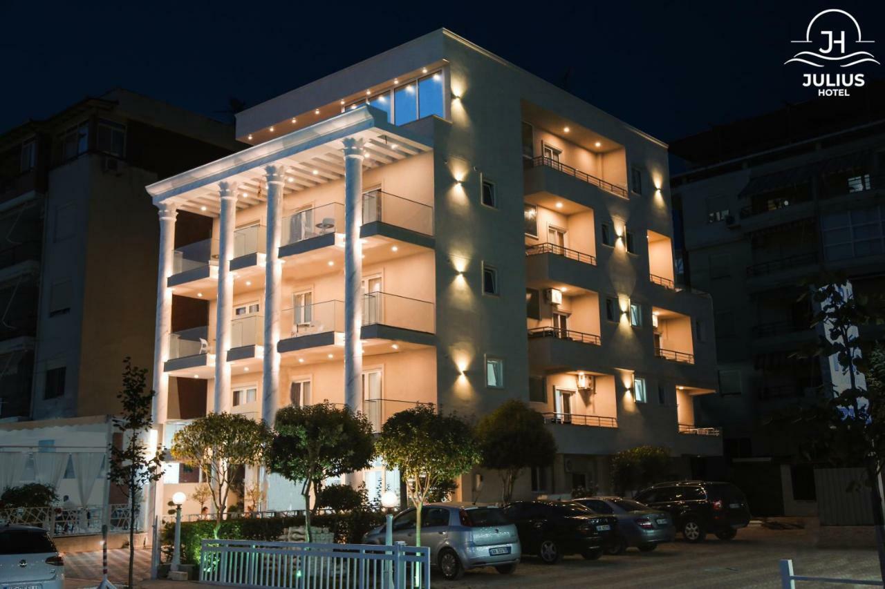 Julius Hotel Golem  Exterior foto